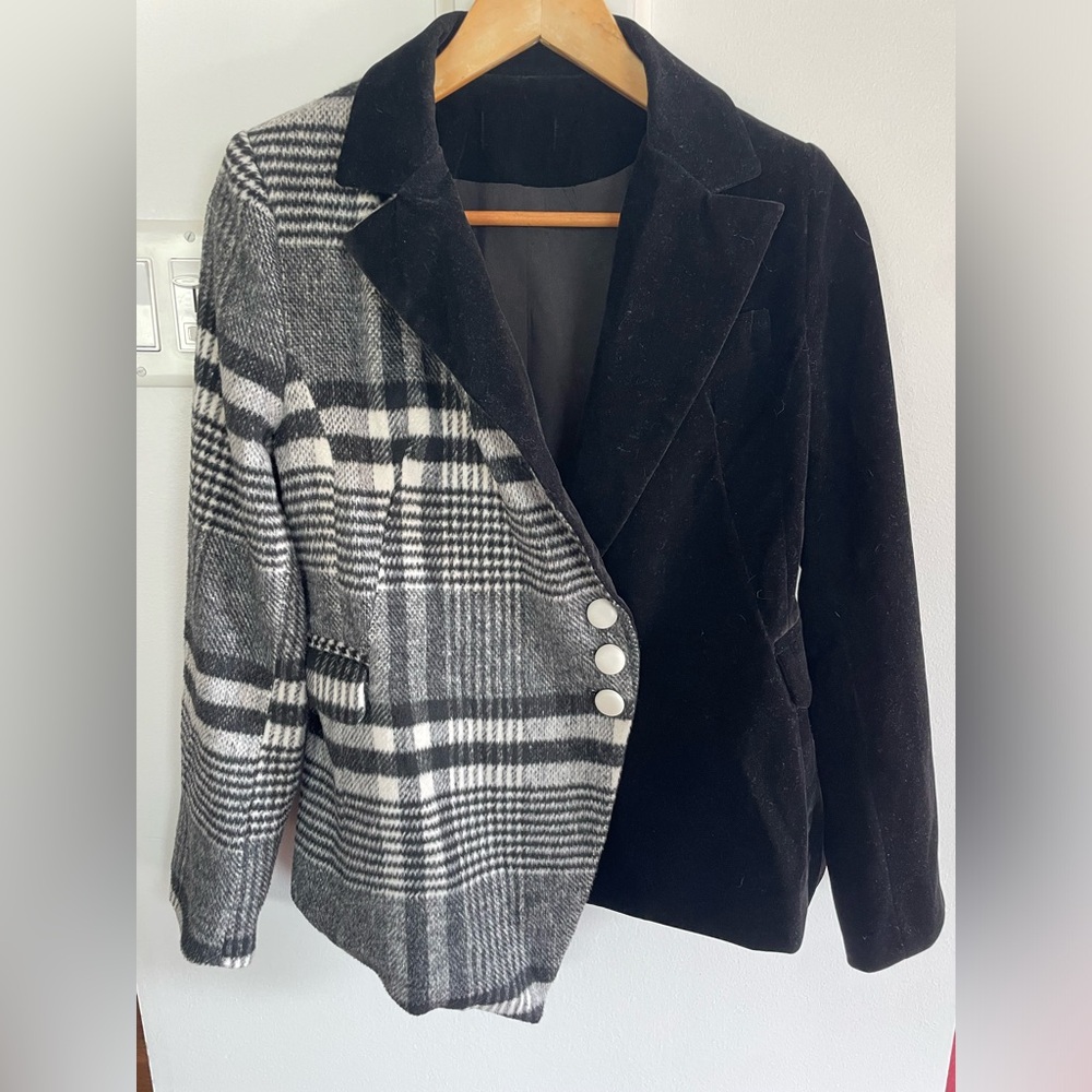 Asymmetrical Blazer/Jacket - Picture 2 of 9